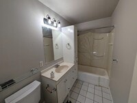 Building Photo - 3021 Woodmont Dr