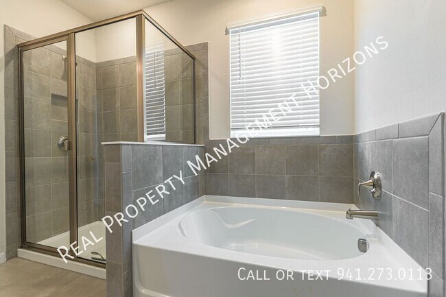 Building Photo - 3637 Turning Tides Ter