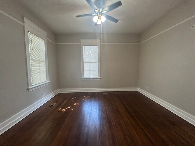 Building Photo - Completely renovated home in Cooper Young ...