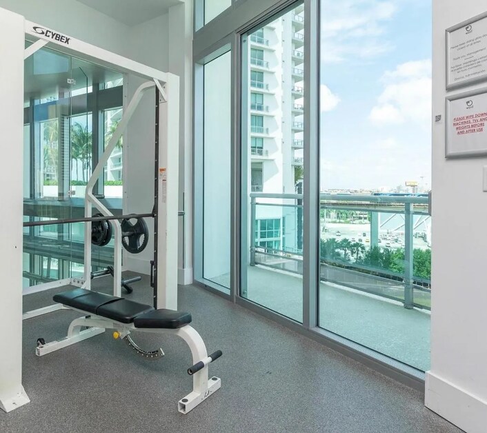 Building Photo - 350 S Miami Ave