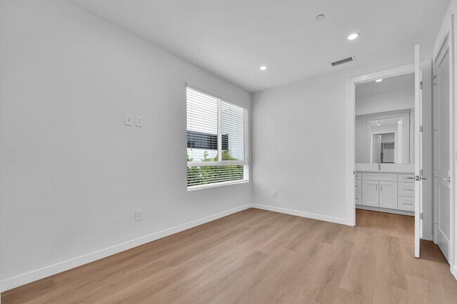 Building Photo - Modern Brand new 5-Bedroom Home for Lease ...