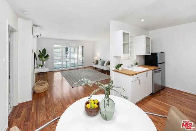 Building Photo - 1440 23rd St