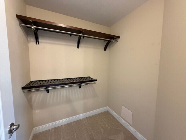 Building Photo - Pensacola - Weatherstone - 4 bedroom, 2 bathroom - w/ lawn care included