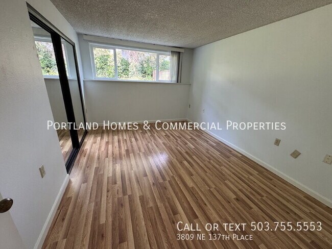Building Photo - 3809 NE 137th Pl
