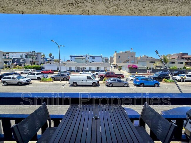 Building Photo - 320 Hermosa Ave