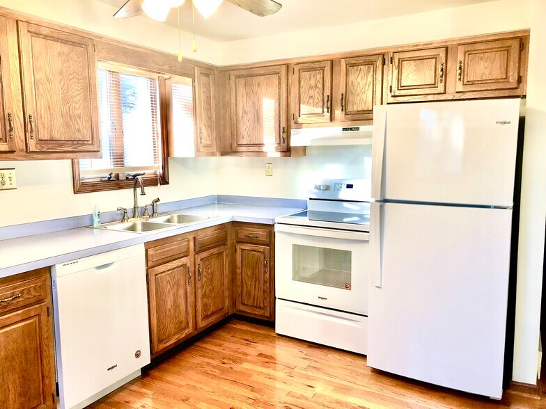 Building Photo - 2169 Violet Cir