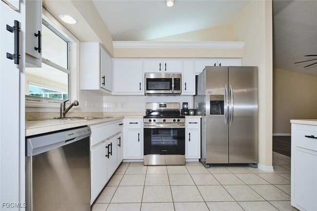 Building Photo - 132 SE 19th Terrace