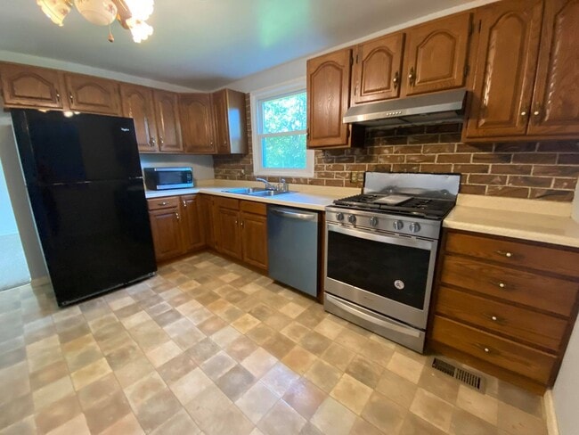 Building Photo - Home for Lease