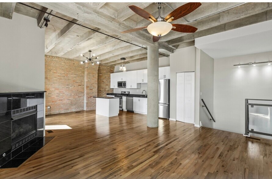 Building Photo - 809 E 40th St