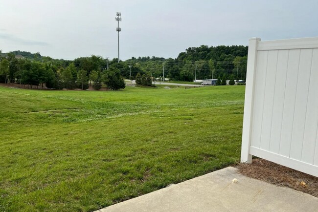 Building Photo - 15 Holland Ridge Cir