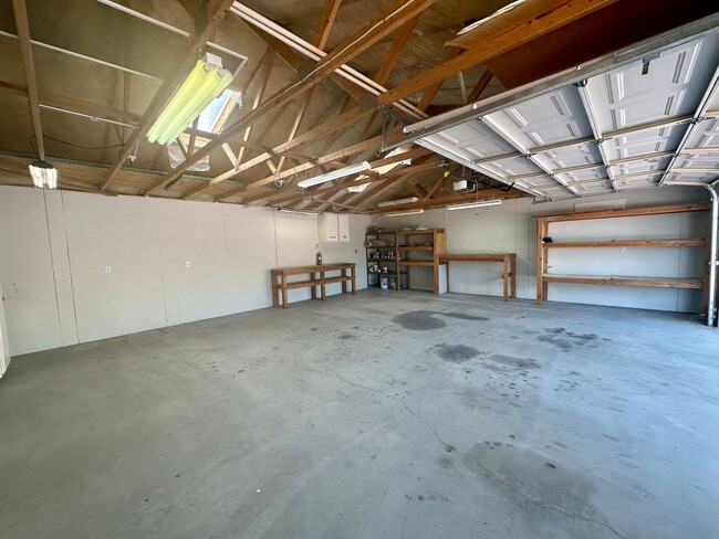 Building Photo - COMING SOON! AMAZING 3 Bedroom 3 Bathroom ...
