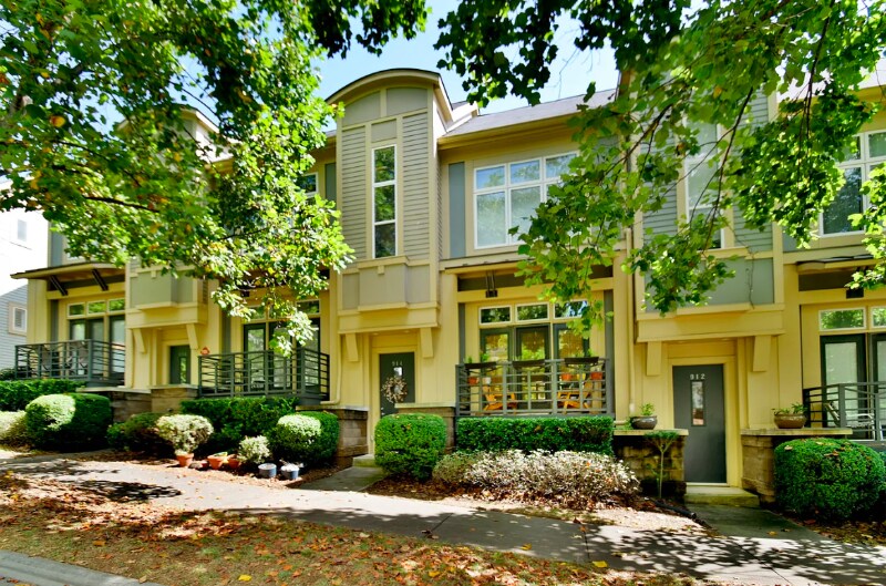 Building Photo - 914 Garden District Dr