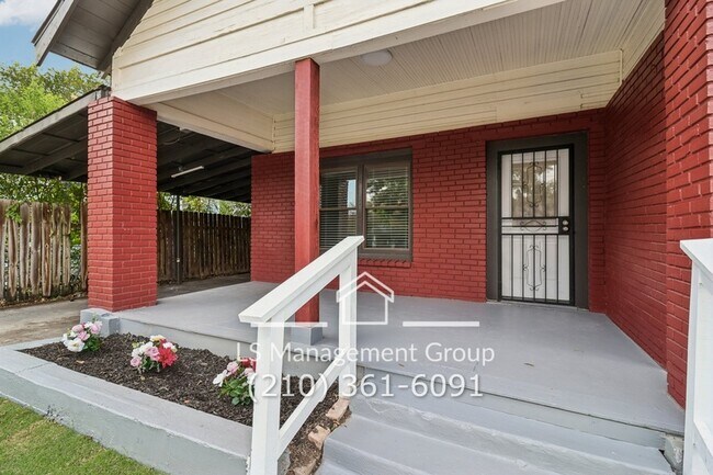 Building Photo - 622 Denver Blvd