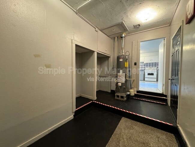 Building Photo - 1108 W Apache St