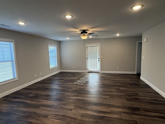 Building Photo - 5259 Sandy Brae Ln