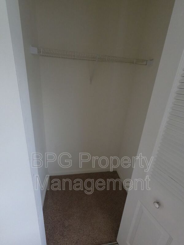 Building Photo - 605 Hamlet Ave