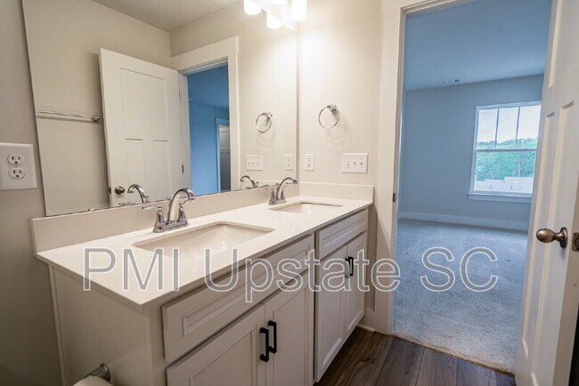 Building Photo - 181 Dalmatian Dr