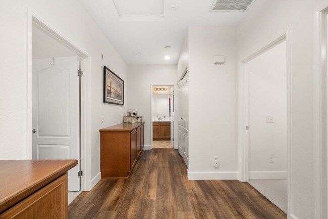 Building Photo - 13190 Murano Ave