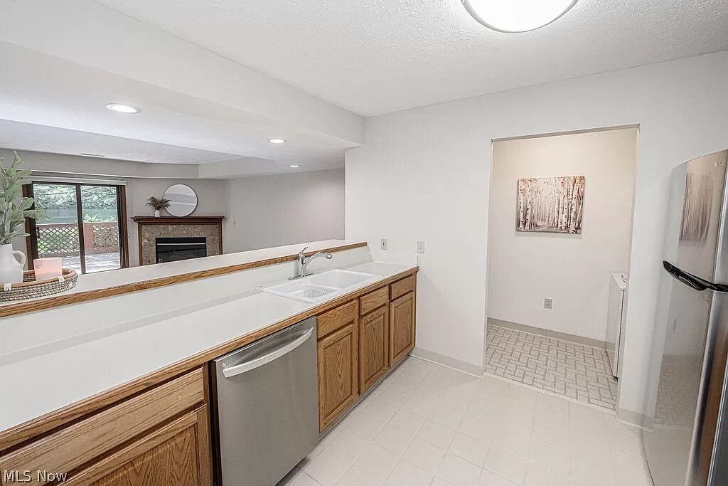 Building Photo - 8677 Scenicview, 104
