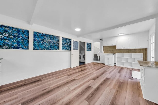 Building Photo - 280 Angelita Ave