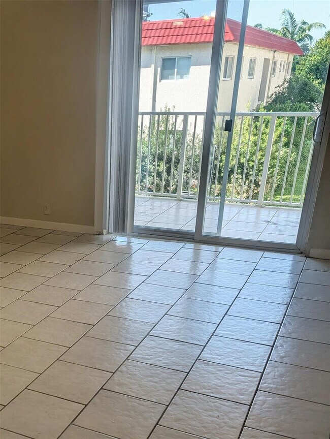 Building Photo - 5820 NW 17th Pl