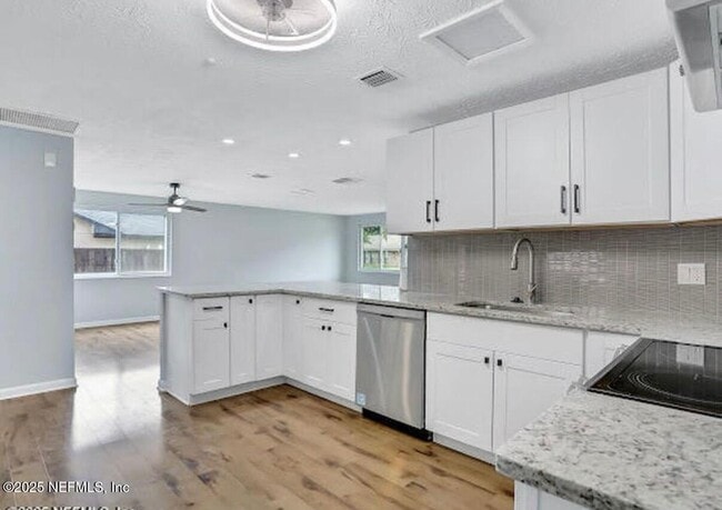 Building Photo - 1527 Monument Oaks Dr