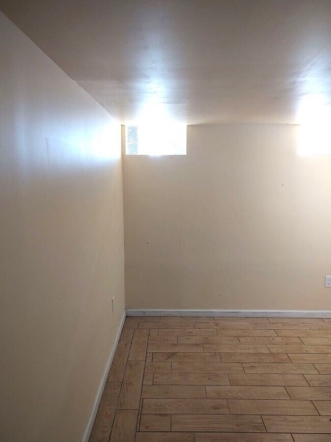 Building Photo - 1507 W Stiles St