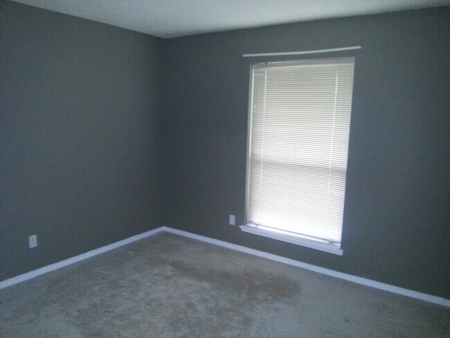 Building Photo - 5415 Bayou Dr