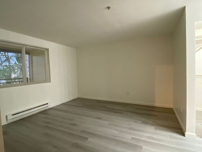 Building Photo - Charming Kent Condo in a Prime Location!