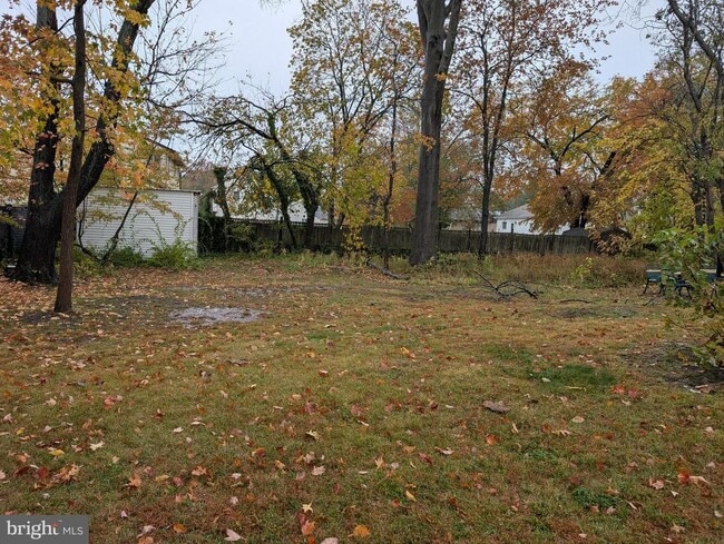 Building Photo - 306 Columbia Blvd