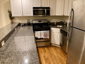 Building Photo - 56 Egmont St