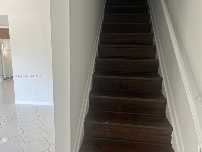 Building Photo - 5624 Blueberry Ct