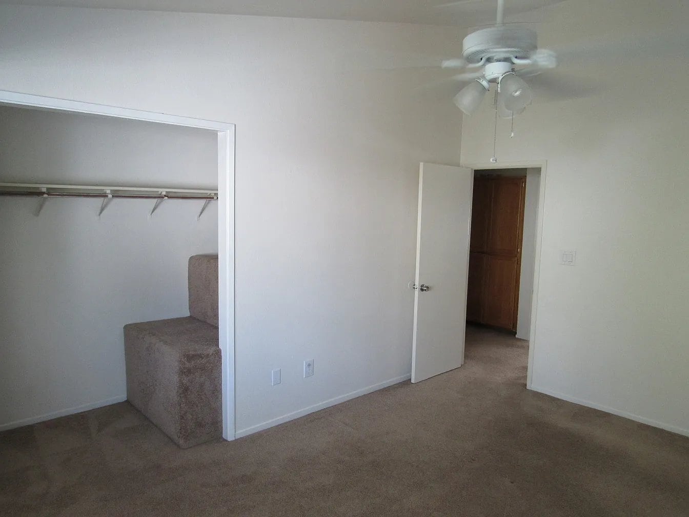Building Photo - 2600 Brookside Dr