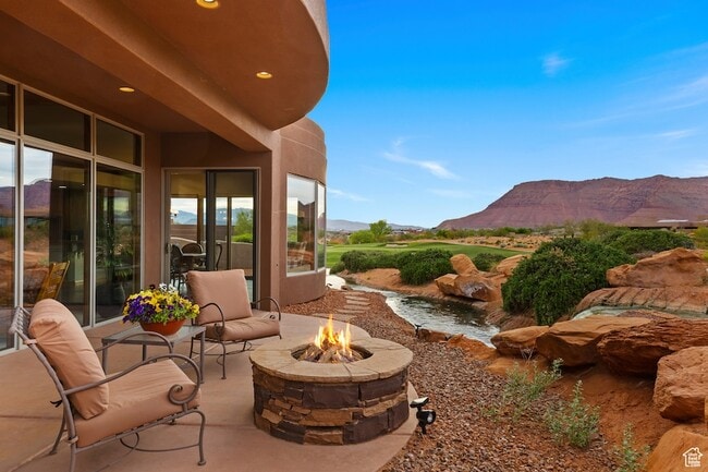 Building Photo - 2410 W Entrada Trail