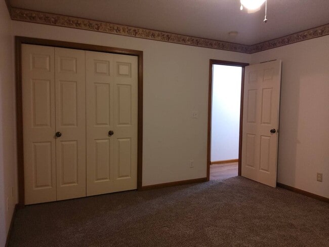 Building Photo - 3 Bedroom 2 Bathroom Home in Goshen!