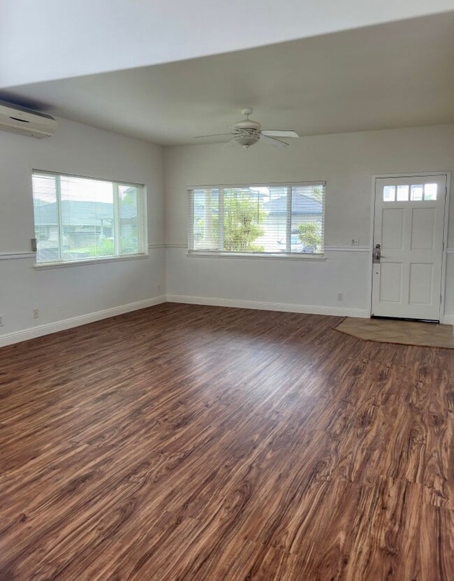 Building Photo - For Rent | 4 Bedroom, 3 Bathroom house with 2 Car Garage