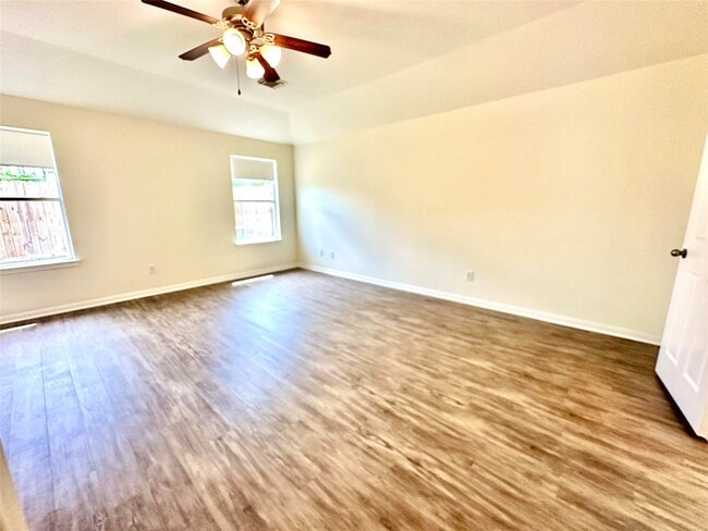 Building Photo - 25311 Clover Ranch Dr