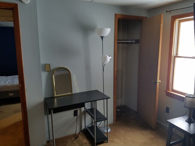 Building Photo - 118 Main St