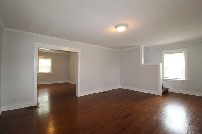 Building Photo - 2 Bedroom Home Near KU MED