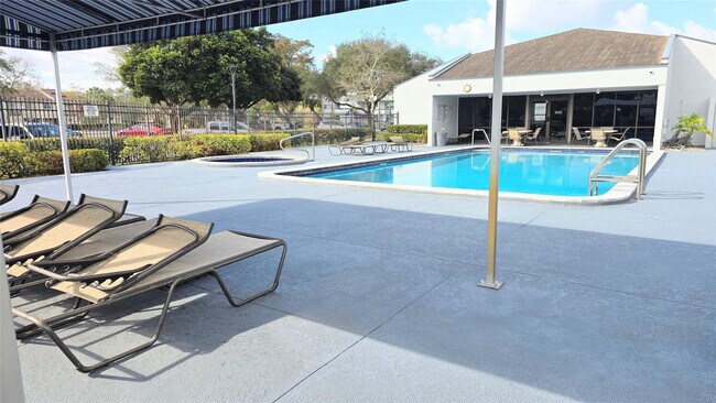 Building Photo - 8421 Lagos De Campo Blvd