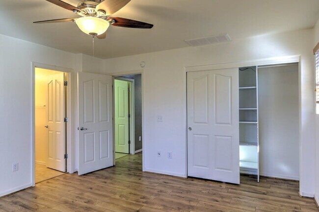 Building Photo - Rancho Sahuarita