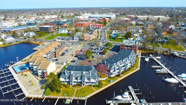 Building Photo - 210 Spinnakers Cv