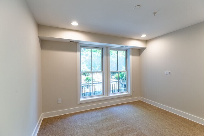 Building Photo - 1421 Florida Ave NW