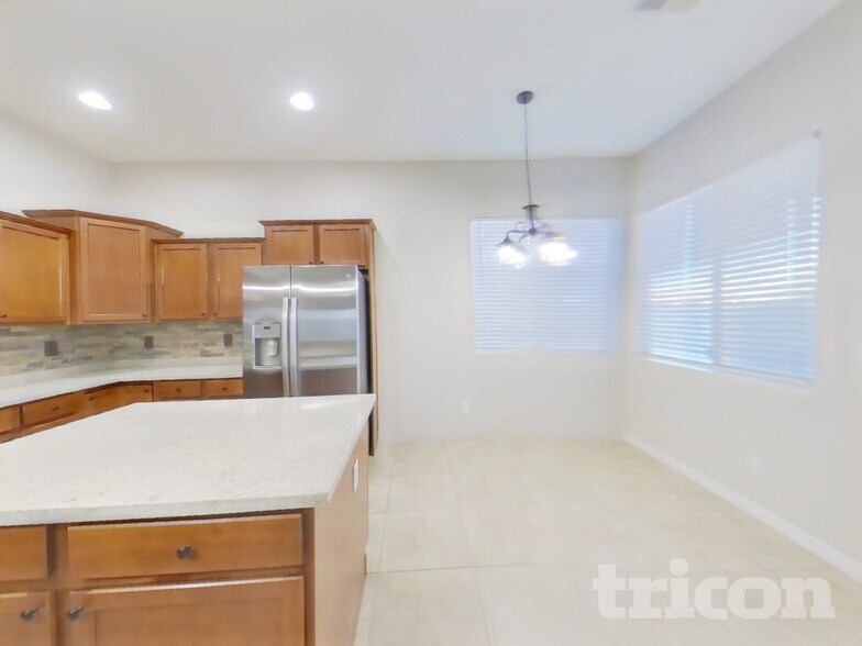 Building Photo - 9474 W Pineveta Dr