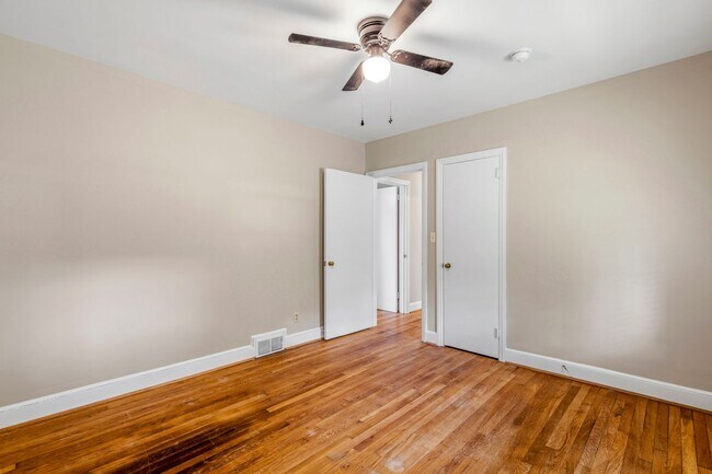 Building Photo - Large Renovated Ranch Home, Two Kitchens & Two Living Areas, Hardwood Flooring, Deck, Fenced!