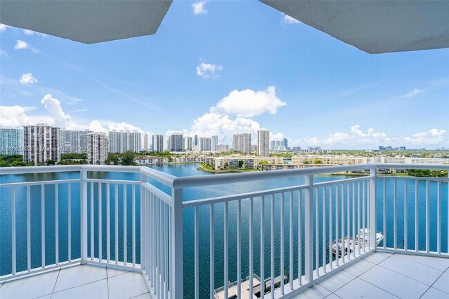 Building Photo - 18081 Biscayne Blvd