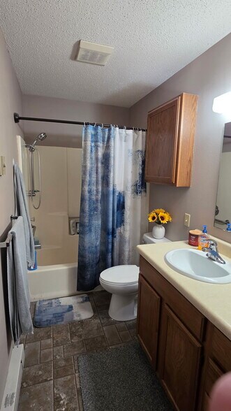 Building Photo - 1006 Hackberry Dr