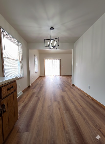 Building Photo - 2002 Madera St