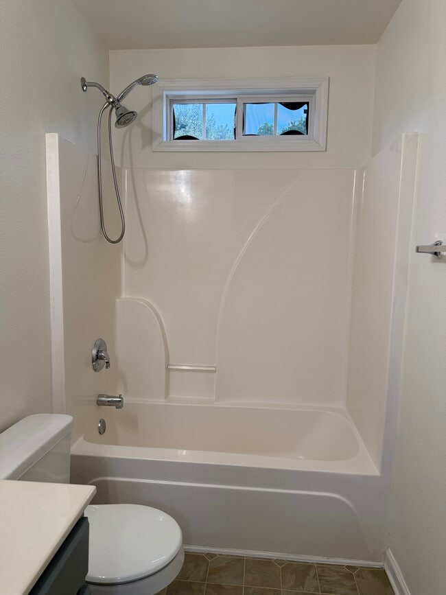 Building Photo - 2809 Fountaingrass Ln