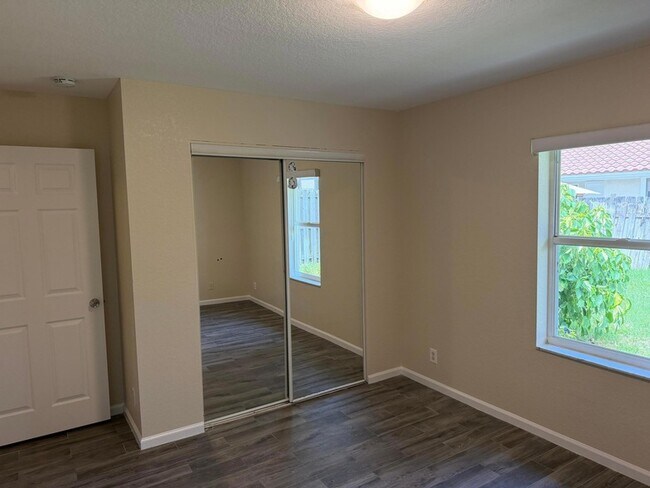 Building Photo - 14011 Veronica Ct